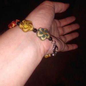 Bracelet/ anklet .....